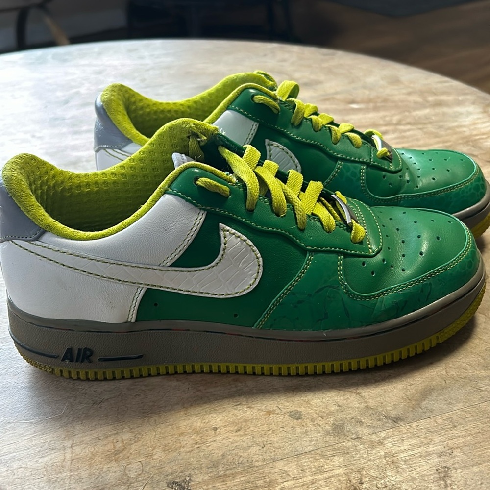 Nike Air Force XXV in original greens. Size youth 6.5
